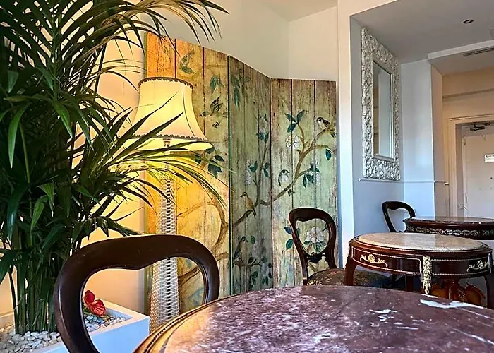 Casa de hóspedes Imperial - Civis 4*